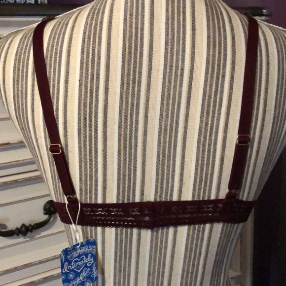 𑁍FREE PEOPLE ALIA BRALETTE IN BORDEAUX𑁍 - Picture 6 of 8